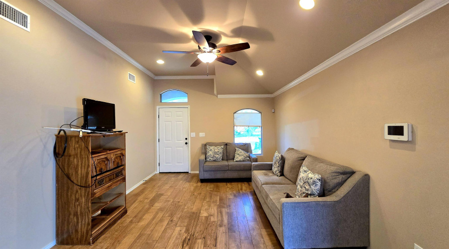 307 Santander Dr, Laredo, Texas 78046-0000, 3 Bedrooms Bedrooms, 6 Rooms Rooms,2 BathroomsBathrooms,Residential,For Rent,307 Santander Dr,20261918