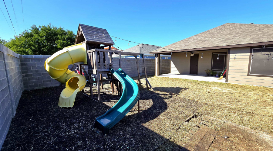 307 Santander Dr, Laredo, Texas 78046-0000, 3 Bedrooms Bedrooms, 6 Rooms Rooms,2 BathroomsBathrooms,Residential,For Rent,307 Santander Dr,20261918