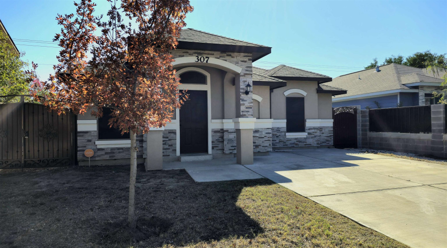 307 Santander Dr, Laredo, Texas 78046-0000, 3 Bedrooms Bedrooms, 6 Rooms Rooms,2 BathroomsBathrooms,Residential,For Rent,307 Santander Dr,20261918