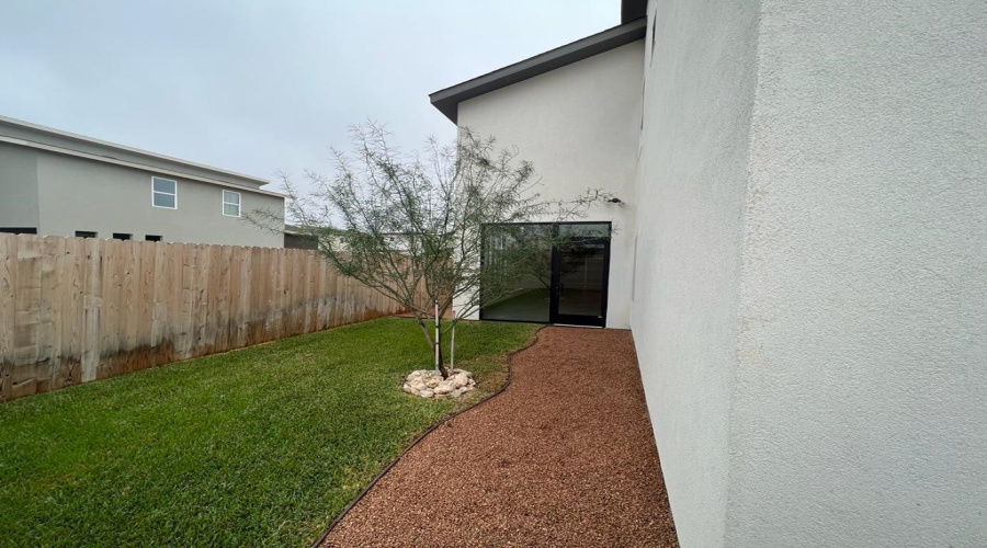 202 Deer Path Loop, Laredo, Texas 78045-2234, 3 Bedrooms Bedrooms, 3 Rooms Rooms,2 BathroomsBathrooms,Residential,For Rent,202 Deer Path Loop,20261919
