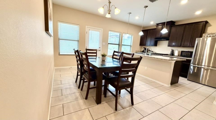 11104 Santillana Lp., Laredo, Texas 78045, 3 Bedrooms Bedrooms, 6 Rooms Rooms,2 BathroomsBathrooms,Residential,For Rent,11104 Santillana Lp.,20261920