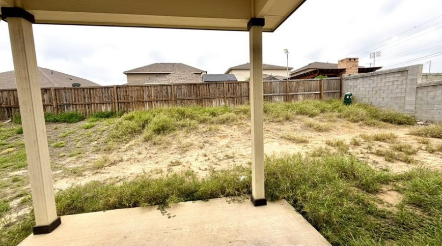 11104 Santillana Lp., Laredo, Texas 78045, 3 Bedrooms Bedrooms, 6 Rooms Rooms,2 BathroomsBathrooms,Residential,For Rent,11104 Santillana Lp.,20261920