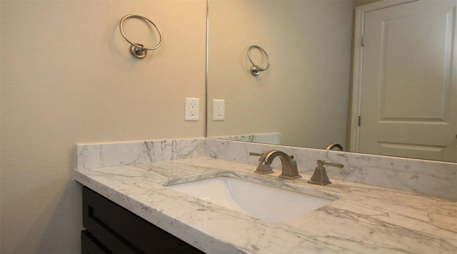 7917 Elka Lp, Laredo TX, Texas 78045, 3 Bedrooms Bedrooms, 6 Rooms Rooms,2 BathroomsBathrooms,Residential,For Rent,7917 Elka Lp,20261921