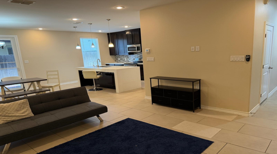 7917 Elka Lp, Laredo TX, Texas 78045, 3 Bedrooms Bedrooms, 6 Rooms Rooms,2 BathroomsBathrooms,Residential,For Rent,7917 Elka Lp,20261921