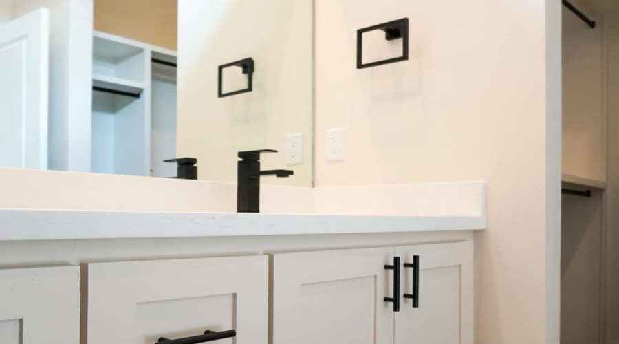 3912 Yoyis St., Laredo, Texas 78046, 3 Bedrooms Bedrooms, 6 Rooms Rooms,2 BathroomsBathrooms,Residential,For Sale,3912 Yoyis St.,20261922