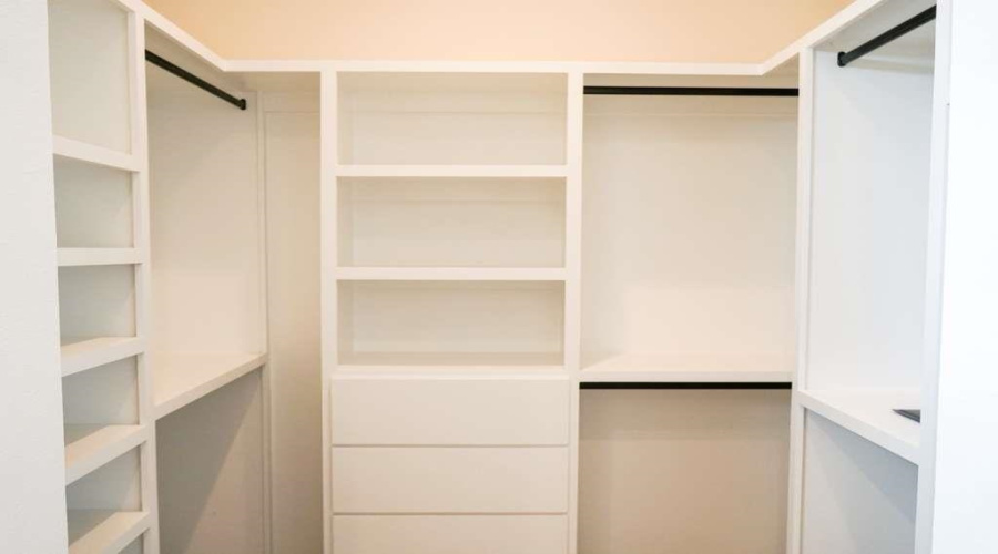 3912 Yoyis St., Laredo, Texas 78046, 3 Bedrooms Bedrooms, 6 Rooms Rooms,2 BathroomsBathrooms,Residential,For Sale,3912 Yoyis St.,20261922