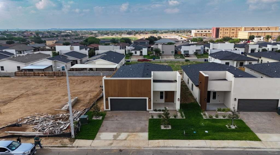 3912 Yoyis St., Laredo, Texas 78046, 3 Bedrooms Bedrooms, 6 Rooms Rooms,2 BathroomsBathrooms,Residential,For Sale,3912 Yoyis St.,20261922