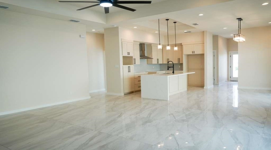 3912 Yoyis St., Laredo, Texas 78046, 3 Bedrooms Bedrooms, 6 Rooms Rooms,2 BathroomsBathrooms,Residential,For Sale,3912 Yoyis St.,20261922