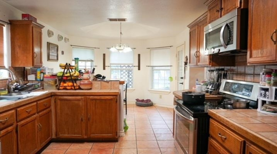 8906 Rolling Hills Dr, Laredo, Texas 78045, 3 Bedrooms Bedrooms, 6 Rooms Rooms,2 BathroomsBathrooms,Residential,For Sale,8906 Rolling Hills Dr,20261924