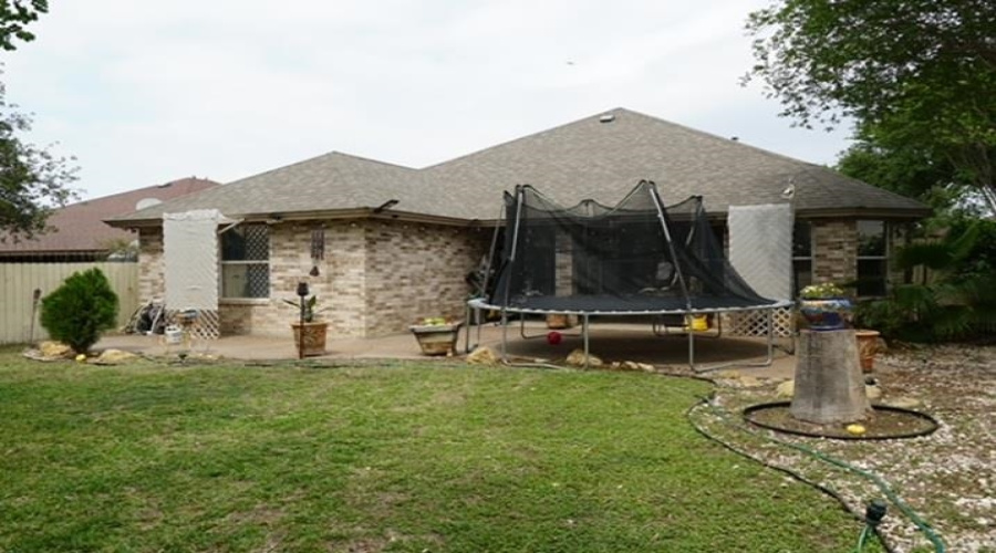 8906 Rolling Hills Dr, Laredo, Texas 78045, 3 Bedrooms Bedrooms, 6 Rooms Rooms,2 BathroomsBathrooms,Residential,For Sale,8906 Rolling Hills Dr,20261924