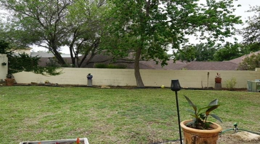 8906 Rolling Hills Dr, Laredo, Texas 78045, 3 Bedrooms Bedrooms, 6 Rooms Rooms,2 BathroomsBathrooms,Residential,For Sale,8906 Rolling Hills Dr,20261924