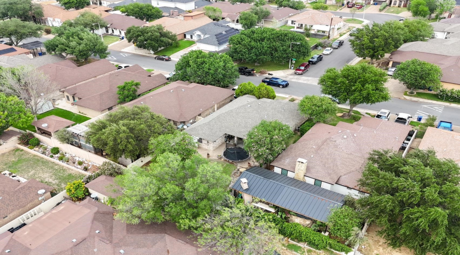 8906 Rolling Hills Dr, Laredo, Texas 78045, 3 Bedrooms Bedrooms, 6 Rooms Rooms,2 BathroomsBathrooms,Residential,For Sale,8906 Rolling Hills Dr,20261924