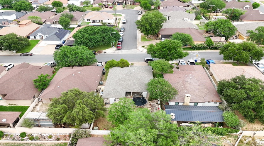 8906 Rolling Hills Dr, Laredo, Texas 78045, 3 Bedrooms Bedrooms, 6 Rooms Rooms,2 BathroomsBathrooms,Residential,For Sale,8906 Rolling Hills Dr,20261924