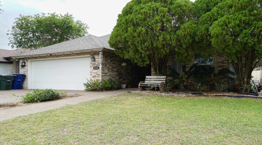 8906 Rolling Hills Dr, Laredo, Texas 78045, 3 Bedrooms Bedrooms, 6 Rooms Rooms,2 BathroomsBathrooms,Residential,For Sale,8906 Rolling Hills Dr,20261924