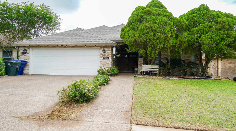 8906 Rolling Hills Dr, Laredo, Texas 78045, 3 Bedrooms Bedrooms, 6 Rooms Rooms,2 BathroomsBathrooms,Residential,For Sale,8906 Rolling Hills Dr,20261924