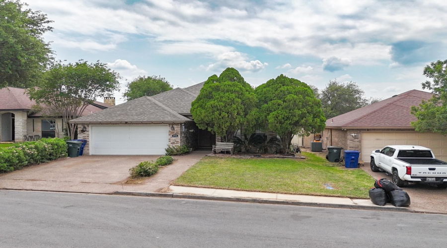 8906 Rolling Hills Dr, Laredo, Texas 78045, 3 Bedrooms Bedrooms, 6 Rooms Rooms,2 BathroomsBathrooms,Residential,For Sale,8906 Rolling Hills Dr,20261924