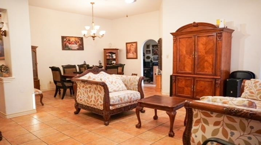 8906 Rolling Hills Dr, Laredo, Texas 78045, 3 Bedrooms Bedrooms, 6 Rooms Rooms,2 BathroomsBathrooms,Residential,For Sale,8906 Rolling Hills Dr,20261924