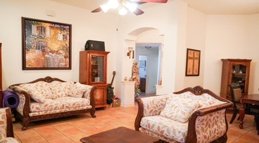 8906 Rolling Hills Dr, Laredo, Texas 78045, 3 Bedrooms Bedrooms, 6 Rooms Rooms,2 BathroomsBathrooms,Residential,For Sale,8906 Rolling Hills Dr,20261924