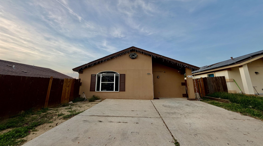 410 Gage Lp, Laredo, Texas 78046, 3 Bedrooms Bedrooms, 5 Rooms Rooms,1 BathroomBathrooms,Residential,For Rent,410 Gage Lp,20261926