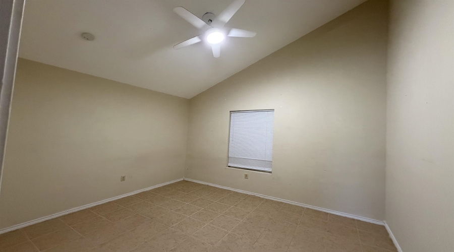 410 Gage Lp, Laredo, Texas 78046, 3 Bedrooms Bedrooms, 5 Rooms Rooms,1 BathroomBathrooms,Residential,For Rent,410 Gage Lp,20261926