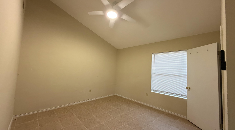 410 Gage Lp, Laredo, Texas 78046, 3 Bedrooms Bedrooms, 5 Rooms Rooms,1 BathroomBathrooms,Residential,For Rent,410 Gage Lp,20261926