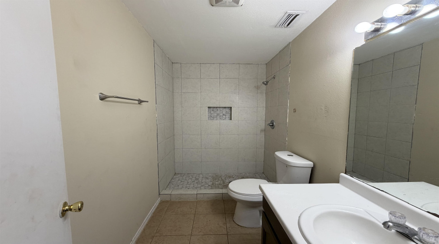 410 Gage Lp, Laredo, Texas 78046, 3 Bedrooms Bedrooms, 5 Rooms Rooms,1 BathroomBathrooms,Residential,For Rent,410 Gage Lp,20261926