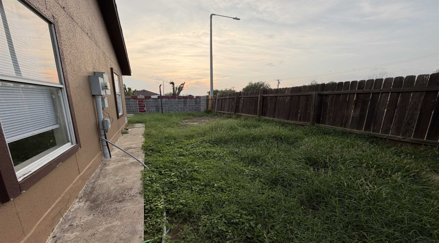 410 Gage Lp, Laredo, Texas 78046, 3 Bedrooms Bedrooms, 5 Rooms Rooms,1 BathroomBathrooms,Residential,For Rent,410 Gage Lp,20261926