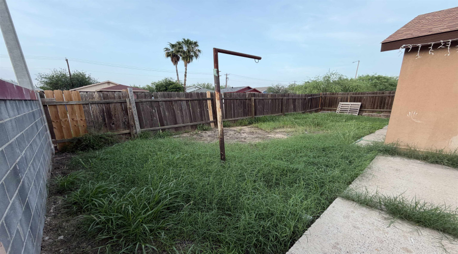 410 Gage Lp, Laredo, Texas 78046, 3 Bedrooms Bedrooms, 5 Rooms Rooms,1 BathroomBathrooms,Residential,For Rent,410 Gage Lp,20261926