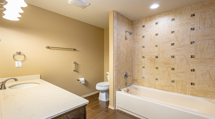 4406 Wild Flower Ave, Laredo, Texas 78045, 4 Bedrooms Bedrooms, 5 Rooms Rooms,2 BathroomsBathrooms,Residential,For Sale,4406 Wild Flower Ave,20261927