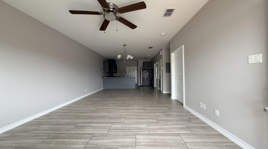 5601 Cuenca Dr, Laredo, Texas 78046, 2 Bedrooms Bedrooms, 2 Rooms Rooms,1 BathroomBathrooms,Residential,For Rent,5601 Cuenca Dr,20261928