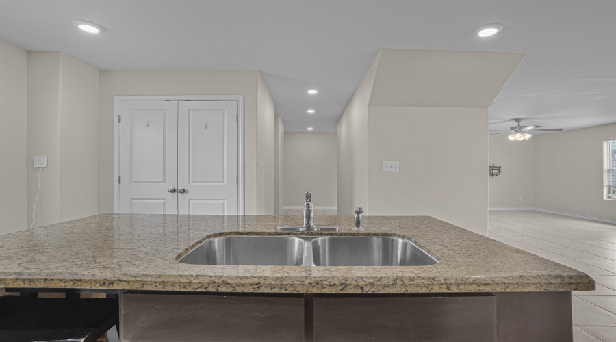 3519 Jose C Santos Dr, LAREDO, Texas 78046-5502, 3 Bedrooms Bedrooms, 5 Rooms Rooms,2 BathroomsBathrooms,Residential,For Sale,3519 Jose C Santos Dr,20261935