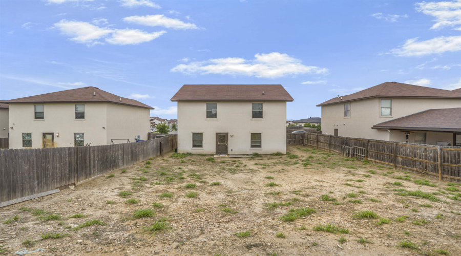 3519 Jose C Santos Dr, LAREDO, Texas 78046-5502, 3 Bedrooms Bedrooms, 5 Rooms Rooms,2 BathroomsBathrooms,Residential,For Sale,3519 Jose C Santos Dr,20261935