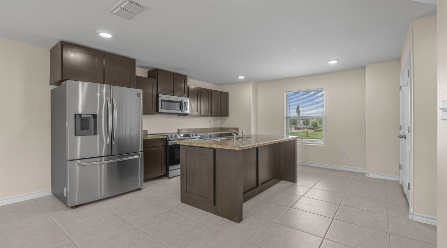 3519 Jose C Santos Dr, LAREDO, Texas 78046-5502, 3 Bedrooms Bedrooms, 5 Rooms Rooms,2 BathroomsBathrooms,Residential,For Sale,3519 Jose C Santos Dr,20261935
