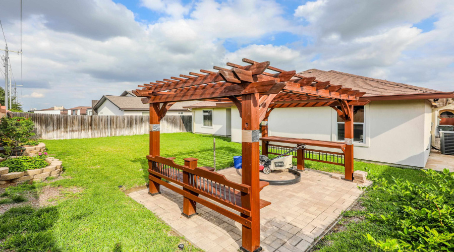 210 Bluff Oak Dr, Laredo, Texas 78045, 4 Bedrooms Bedrooms, 7 Rooms Rooms,2 BathroomsBathrooms,Residential,For Sale,210 Bluff Oak Dr,20261937