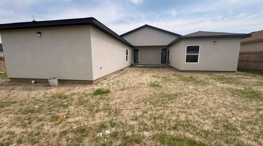 6506 Adenia Loop, Laredo, Texas 78043, 3 Bedrooms Bedrooms, 5 Rooms Rooms,2 BathroomsBathrooms,Residential,For Sale,6506 Adenia Loop,20261939