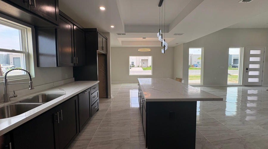 6506 Adenia Loop, Laredo, Texas 78043, 3 Bedrooms Bedrooms, 5 Rooms Rooms,2 BathroomsBathrooms,Residential,For Sale,6506 Adenia Loop,20261939