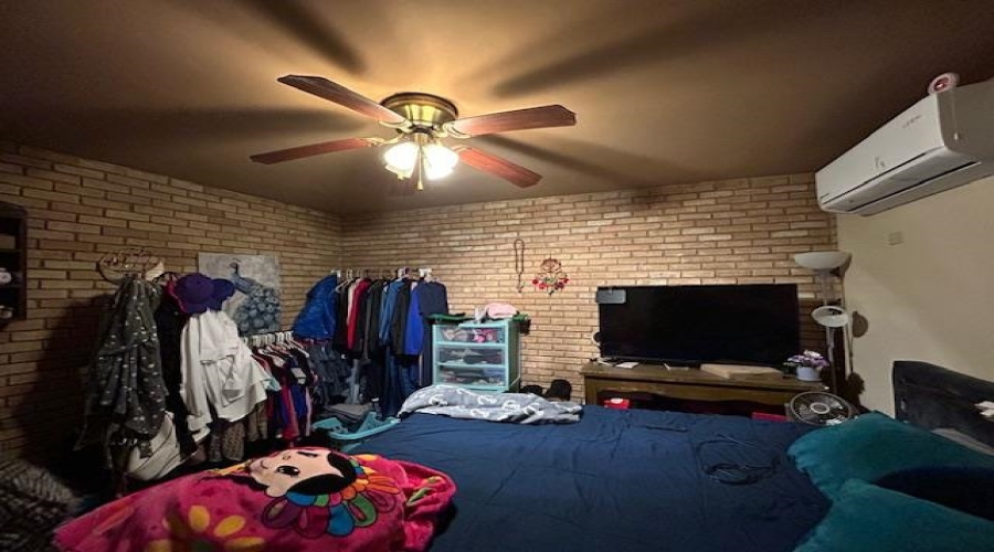 805 Armadillo St., Laredo, Texas 78041, 3 Bedrooms Bedrooms, 6 Rooms Rooms,2 BathroomsBathrooms,Residential,For Sale,805 Armadillo St.,20261940