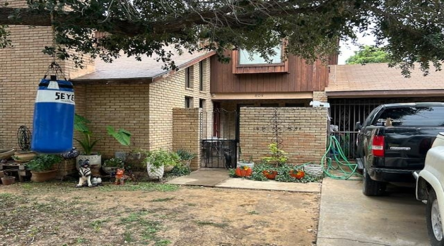 805 Armadillo St., Laredo, Texas 78041, 3 Bedrooms Bedrooms, 6 Rooms Rooms,2 BathroomsBathrooms,Residential,For Sale,805 Armadillo St.,20261940