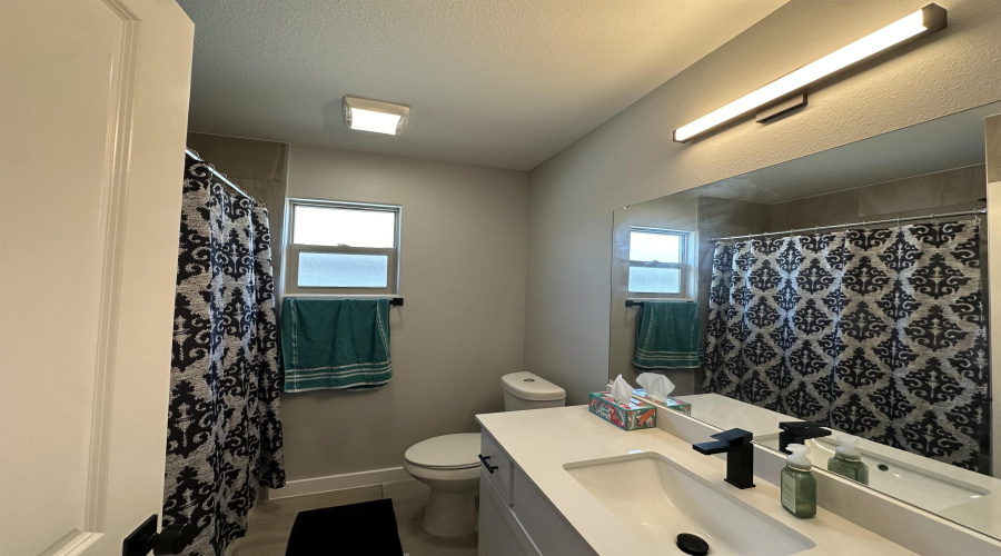 406 Graneros Ave., Laredo, Texas 78043, 3 Bedrooms Bedrooms, 5 Rooms Rooms,2 BathroomsBathrooms,Residential,For Sale,406 Graneros Ave.,20261941