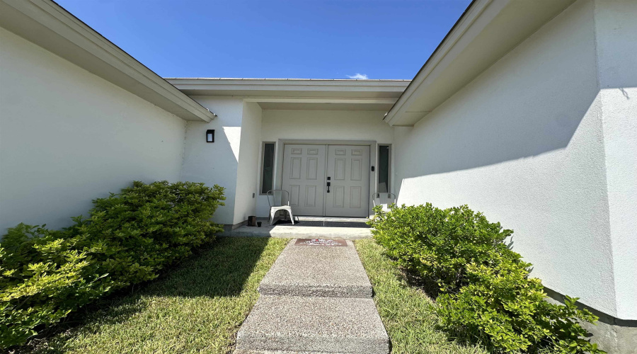 406 Graneros Ave., Laredo, Texas 78043, 3 Bedrooms Bedrooms, 5 Rooms Rooms,2 BathroomsBathrooms,Residential,For Sale,406 Graneros Ave.,20261941