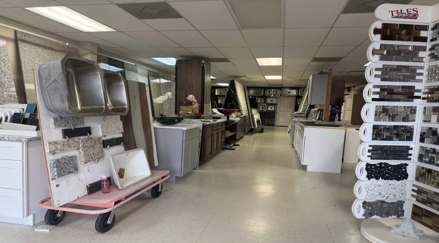 4301 McPherson Rd, Laredo, Texas 78041, 1 Room Rooms,Commercial retail/office,For Sale,4301 McPherson Rd,20261943