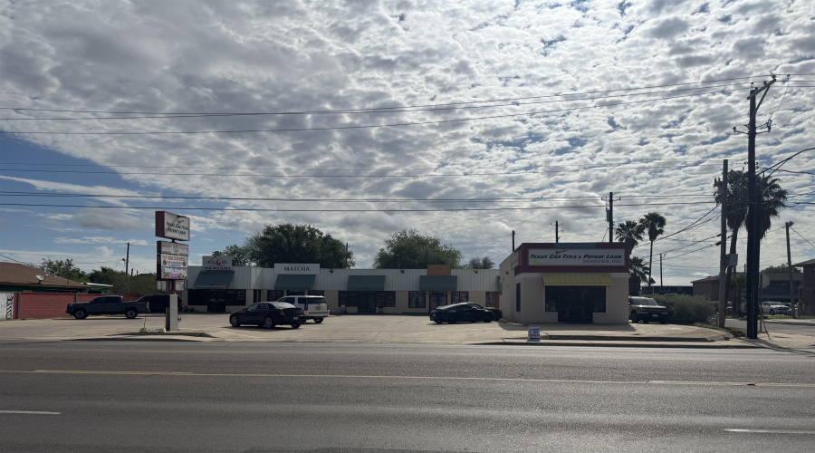 4301 McPherson Rd, Laredo, Texas 78041, 1 Room Rooms,Commercial retail/office,For Sale,4301 McPherson Rd,20261943