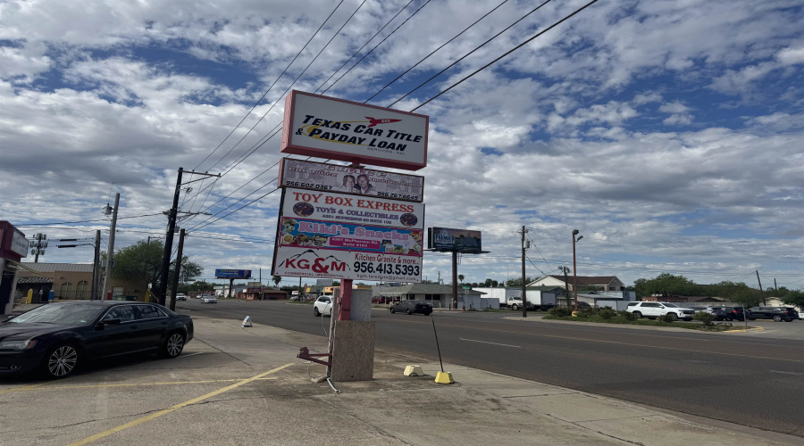 4301 McPherson Rd, Laredo, Texas 78041, 1 Room Rooms,Commercial retail/office,For Sale,4301 McPherson Rd,20261943