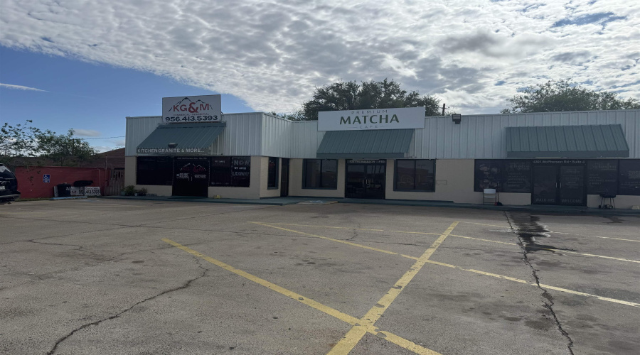4301 McPherson Rd, Laredo, Texas 78041, 1 Room Rooms,Commercial retail/office,For Sale,4301 McPherson Rd,20261943