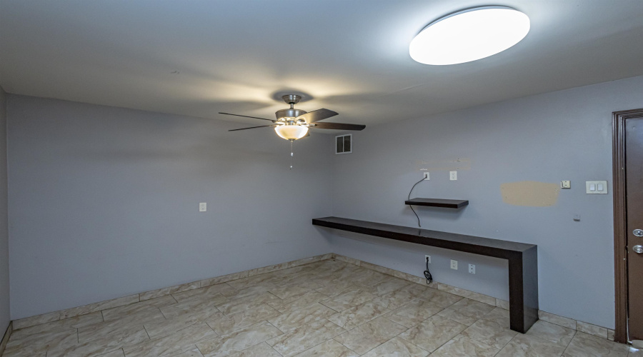 603 N Loring Ave, LAREDO, Texas 78040, 1 Room Rooms,1 BathroomBathrooms,Commercial retail/office,For Rent,603 N Loring Ave,20261944