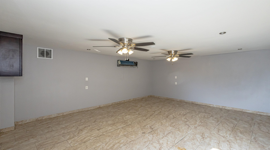 603 N Loring Ave, LAREDO, Texas 78040, 1 Room Rooms,1 BathroomBathrooms,Commercial retail/office,For Rent,603 N Loring Ave,20261944