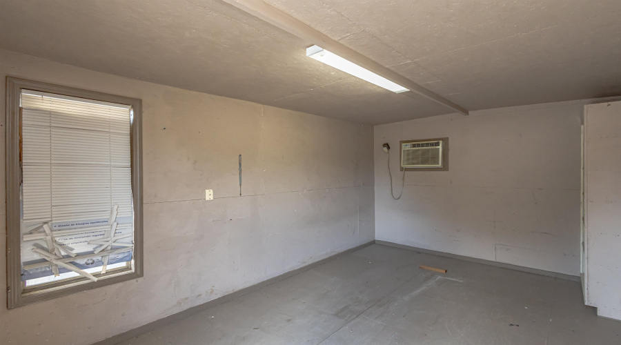 603 N Loring Ave, LAREDO, Texas 78040, 1 Room Rooms,1 BathroomBathrooms,Commercial retail/office,For Rent,603 N Loring Ave,20261944