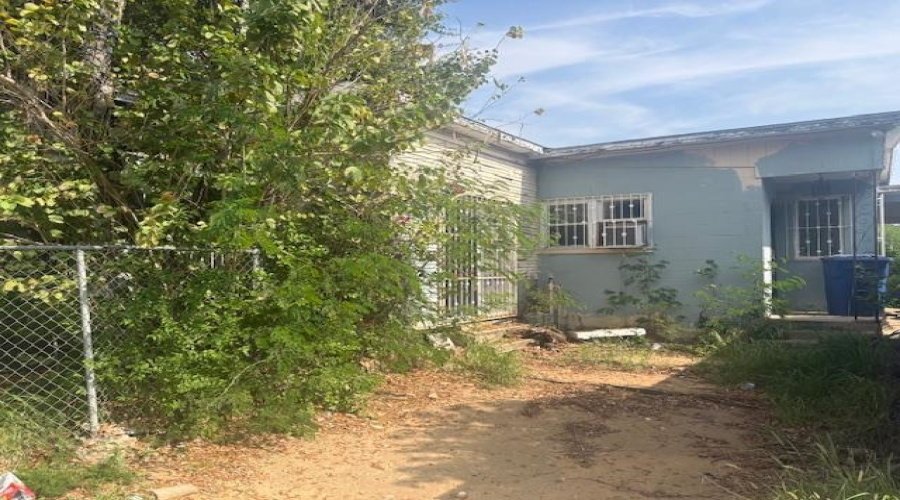 905 Chihuahua St, Laredo, Texas 78040, 3 Bedrooms Bedrooms, 7 Rooms Rooms,2 BathroomsBathrooms,Residential,For Sale,905 Chihuahua St,20261945