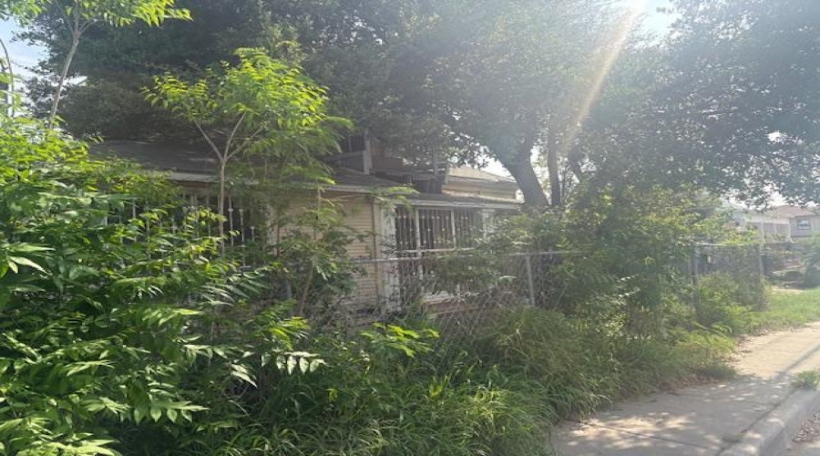 905 Chihuahua St, Laredo, Texas 78040, 3 Bedrooms Bedrooms, 7 Rooms Rooms,2 BathroomsBathrooms,Residential,For Sale,905 Chihuahua St,20261945