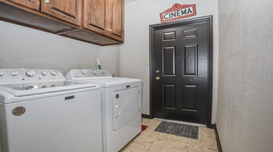 326 Lake Carnegie Ct., LAREDO, Texas 78041, 4 Bedrooms Bedrooms, 9 Rooms Rooms,4 BathroomsBathrooms,Residential,For Sale,326 Lake Carnegie Ct.,20261946